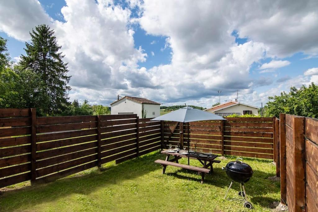 Treize Maison 3 Bed House In Centre Of Saint Severin Eksteriør bilde